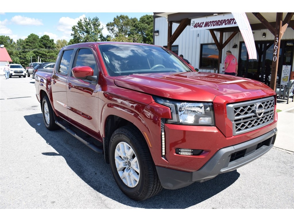 2022 Nissan Frontier SV Crew Cab photo 2