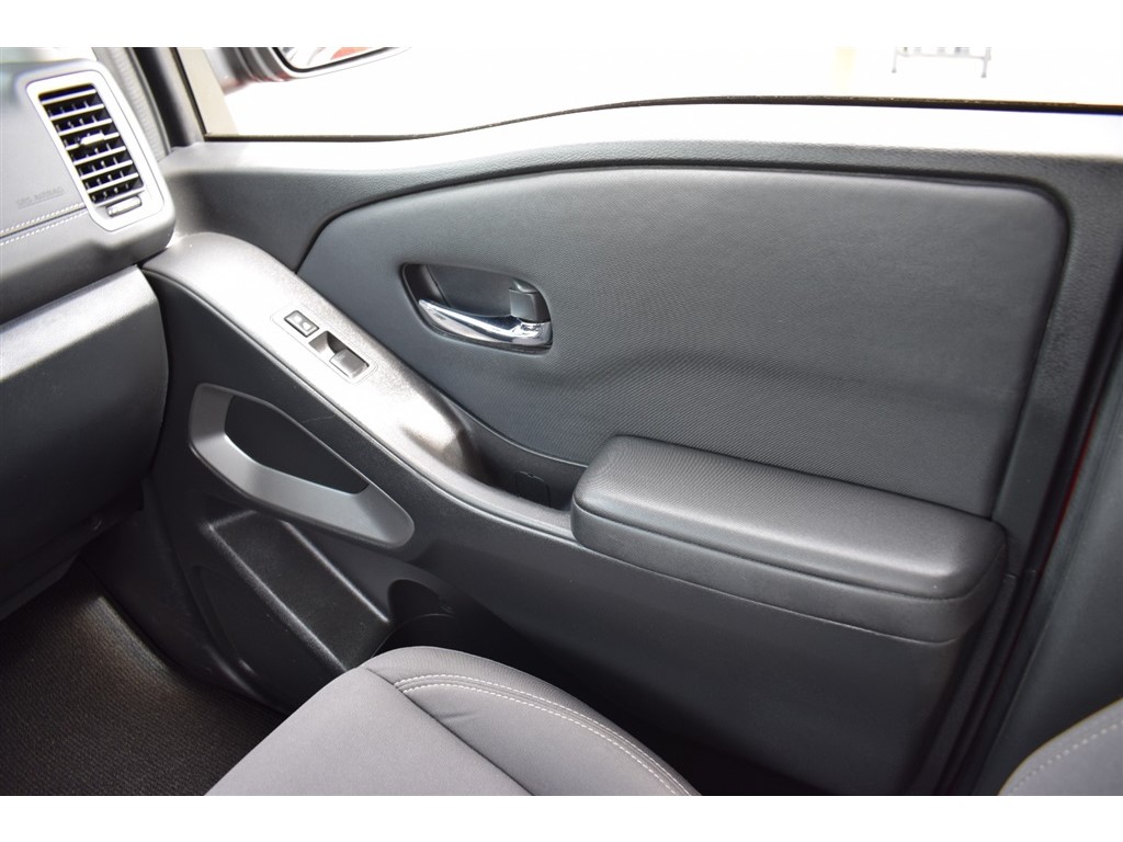 2022 Nissan Frontier SV Crew Cab photo 15