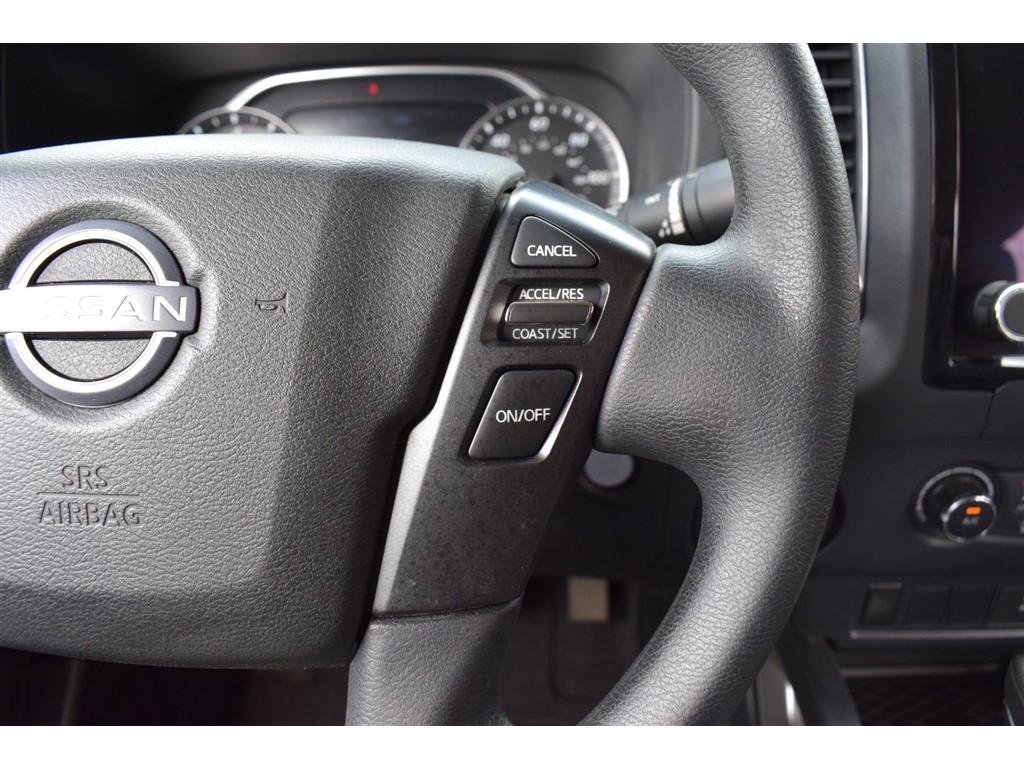 2022 Nissan Frontier SV Crew Cab photo 17