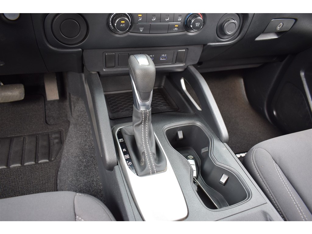 2022 Nissan Frontier SV Crew Cab photo 18