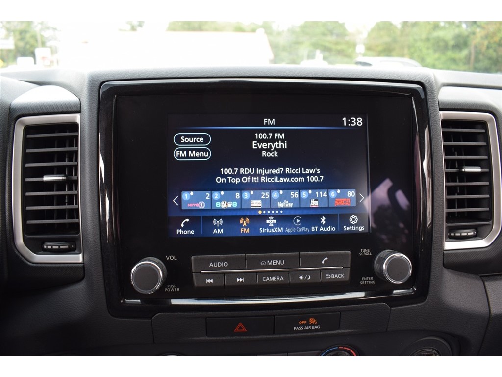 2022 Nissan Frontier SV Crew Cab photo 20
