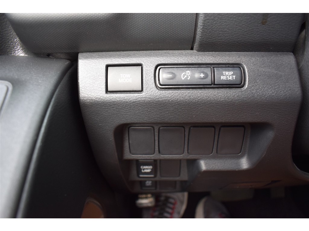 2022 Nissan Frontier SV Crew Cab photo 23