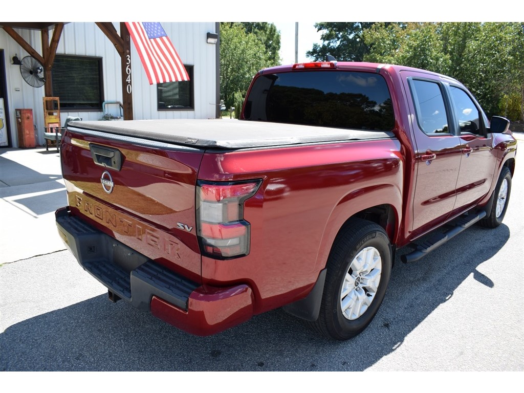 2022 Nissan Frontier SV Crew Cab photo 3