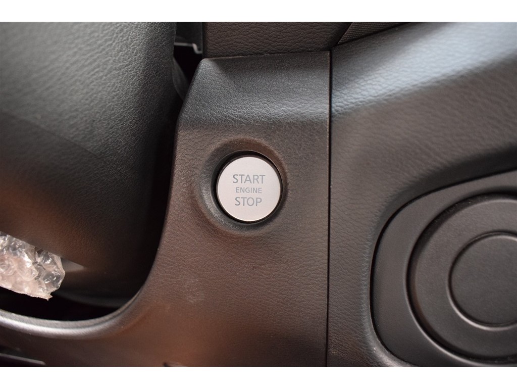2022 Nissan Frontier SV Crew Cab photo 25