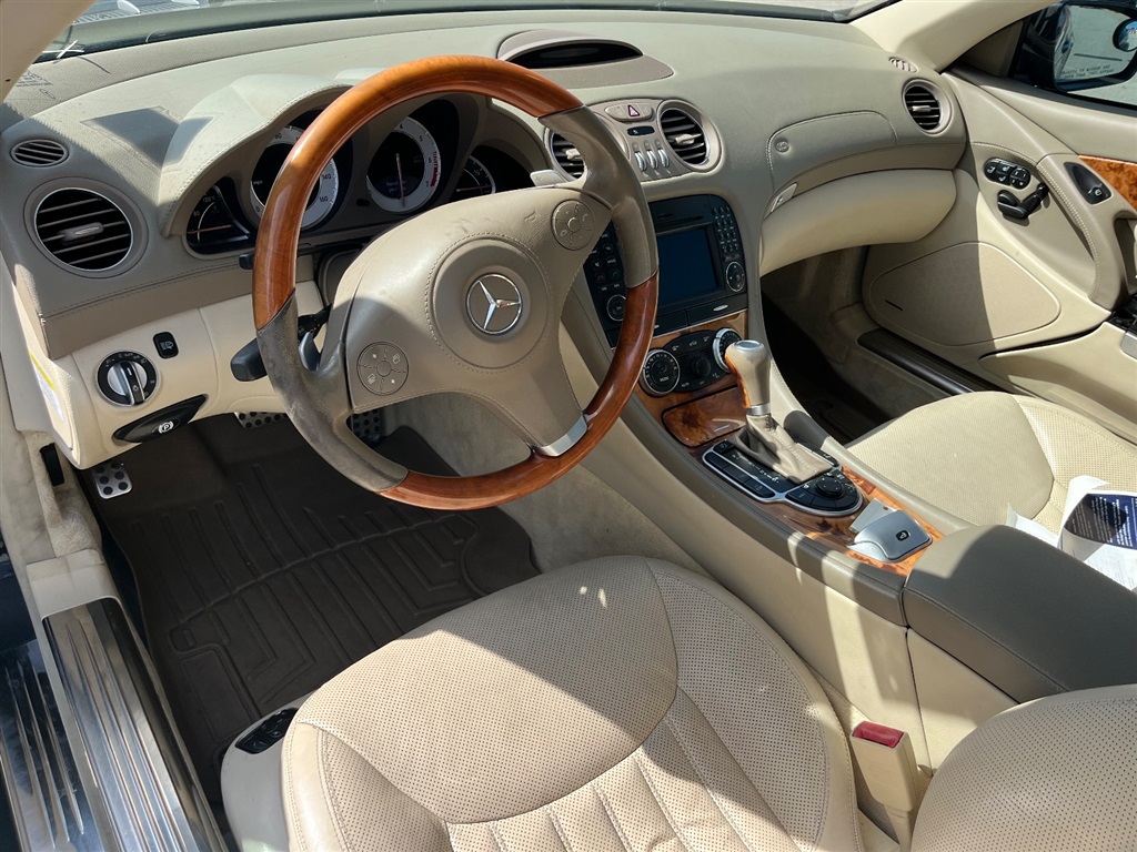 2009 Mercedes Benz SL 550 photo 2