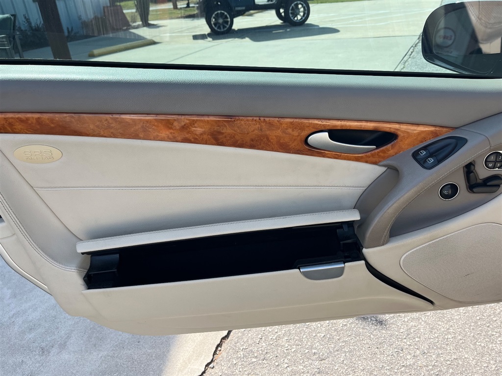 2009 Mercedes Benz SL 550 photo 3