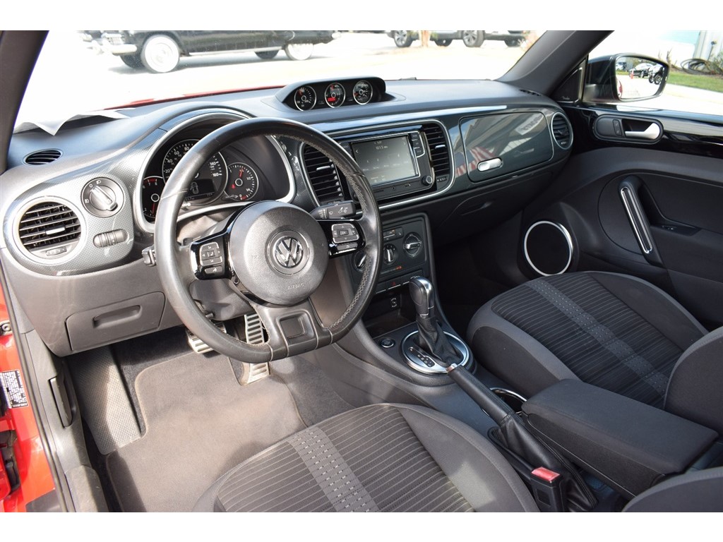 2012 Volkswagen Beetle Turbo photo 13