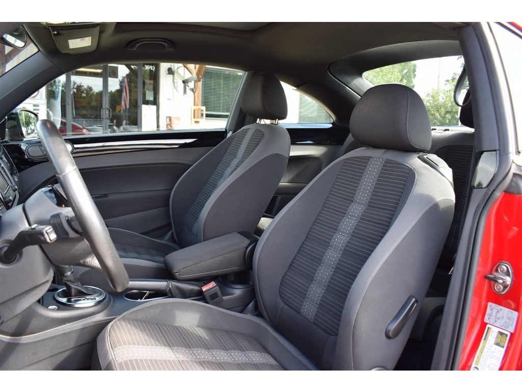 2012 Volkswagen Beetle Turbo photo 14