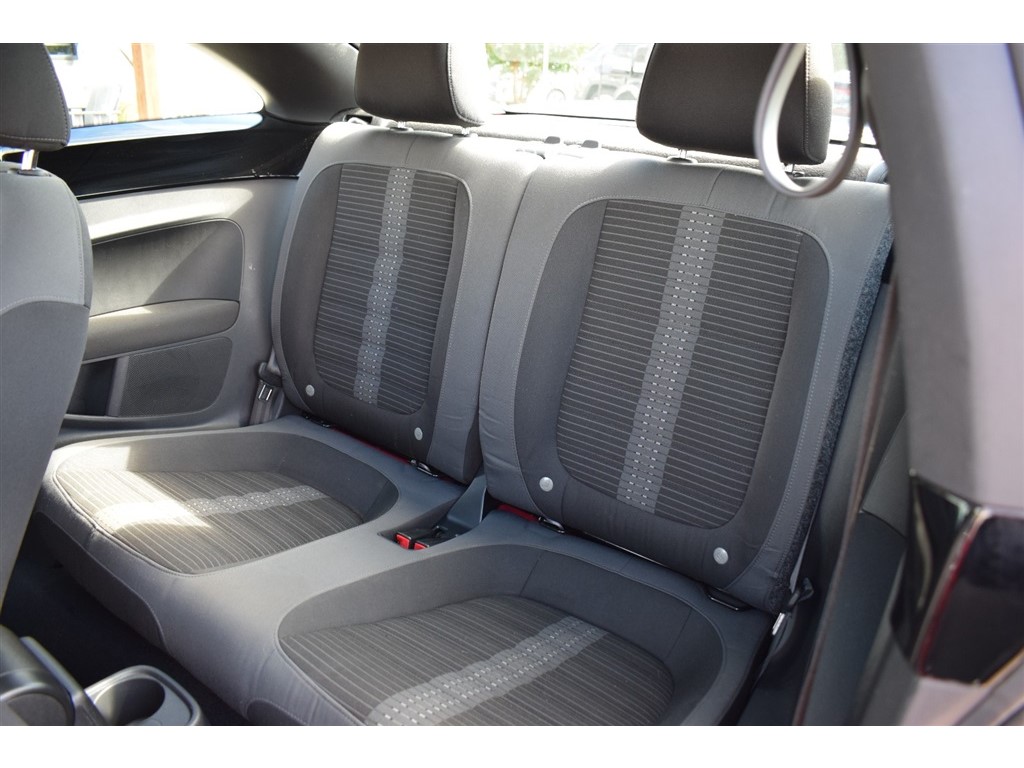 2012 Volkswagen Beetle Turbo photo 15