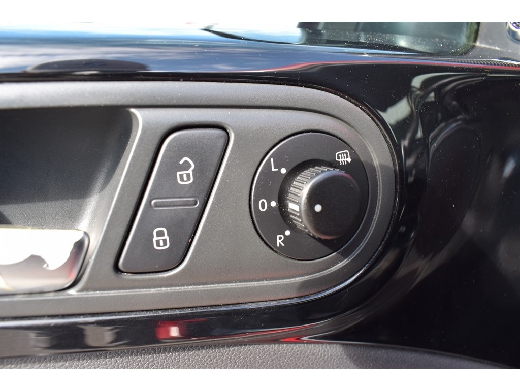 2012 Volkswagen Beetle Turbo photo 19