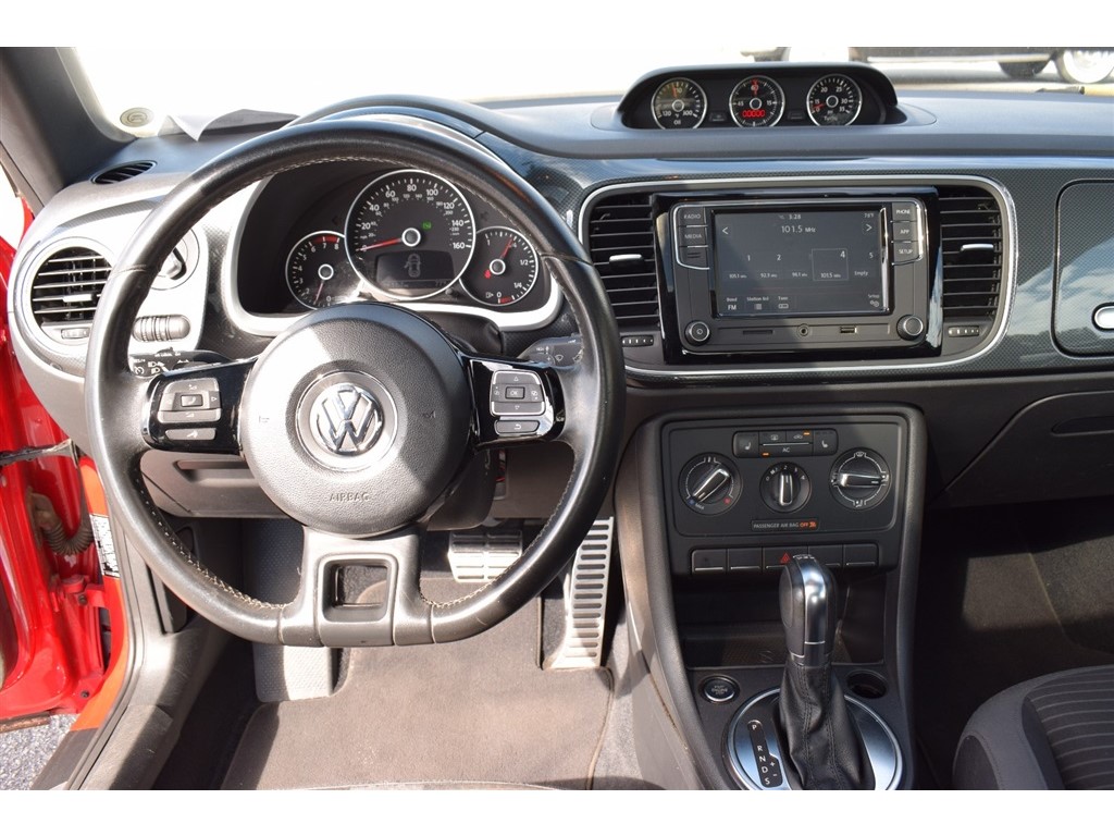 2012 Volkswagen Beetle Turbo photo 23
