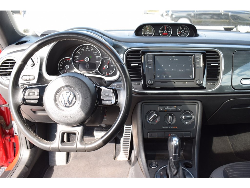2012 Volkswagen Beetle Turbo photo 28