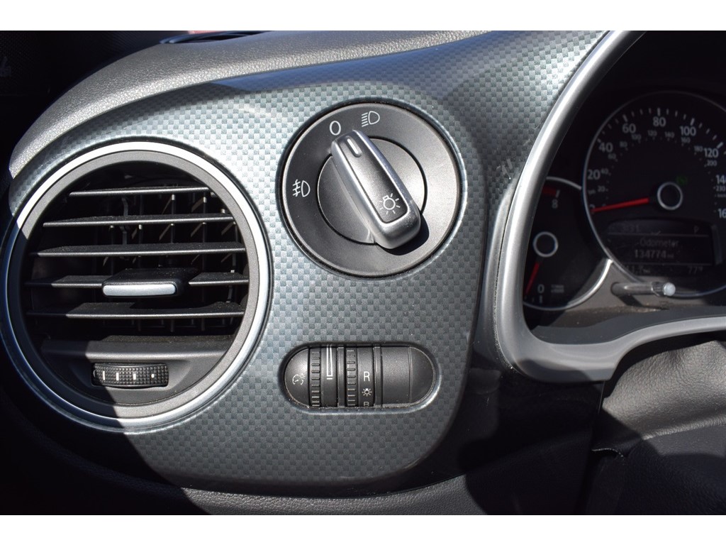 2012 Volkswagen Beetle Turbo photo 35