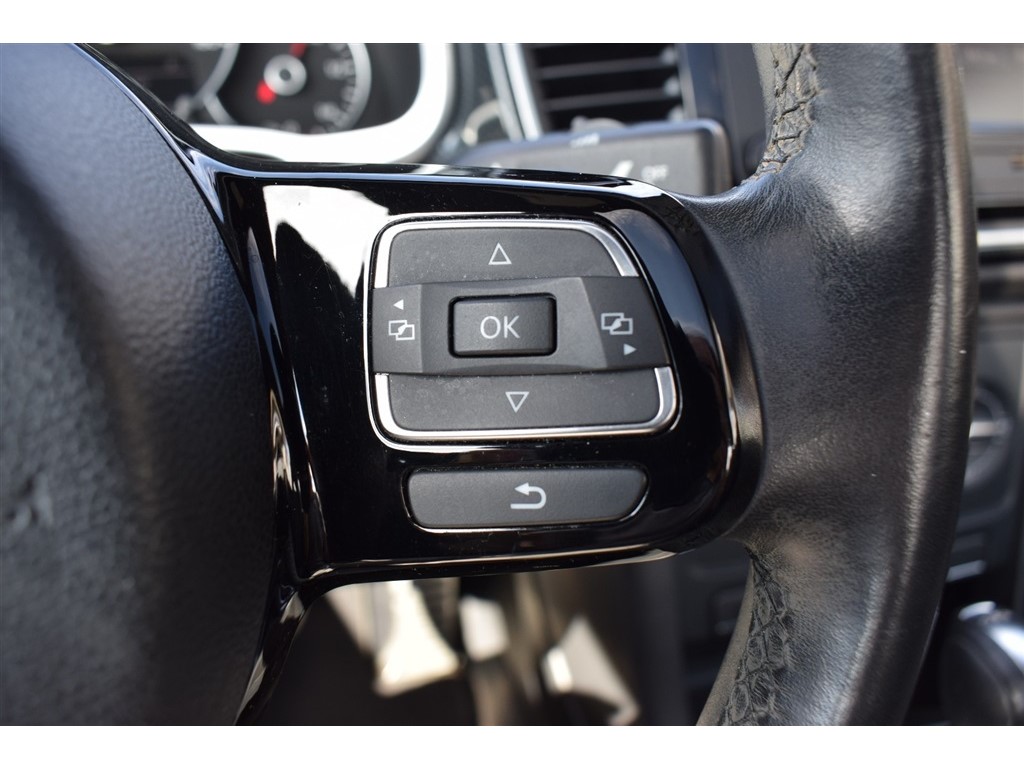 2012 Volkswagen Beetle Turbo photo 37