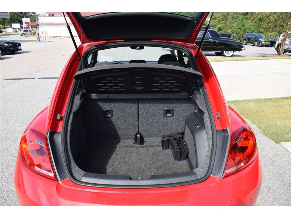2012 Volkswagen Beetle Turbo photo 9