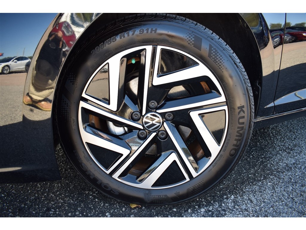 2023 Volkswagen Jetta SEL photo 9