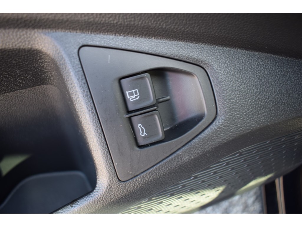 2023 Volkswagen Jetta SEL photo 15