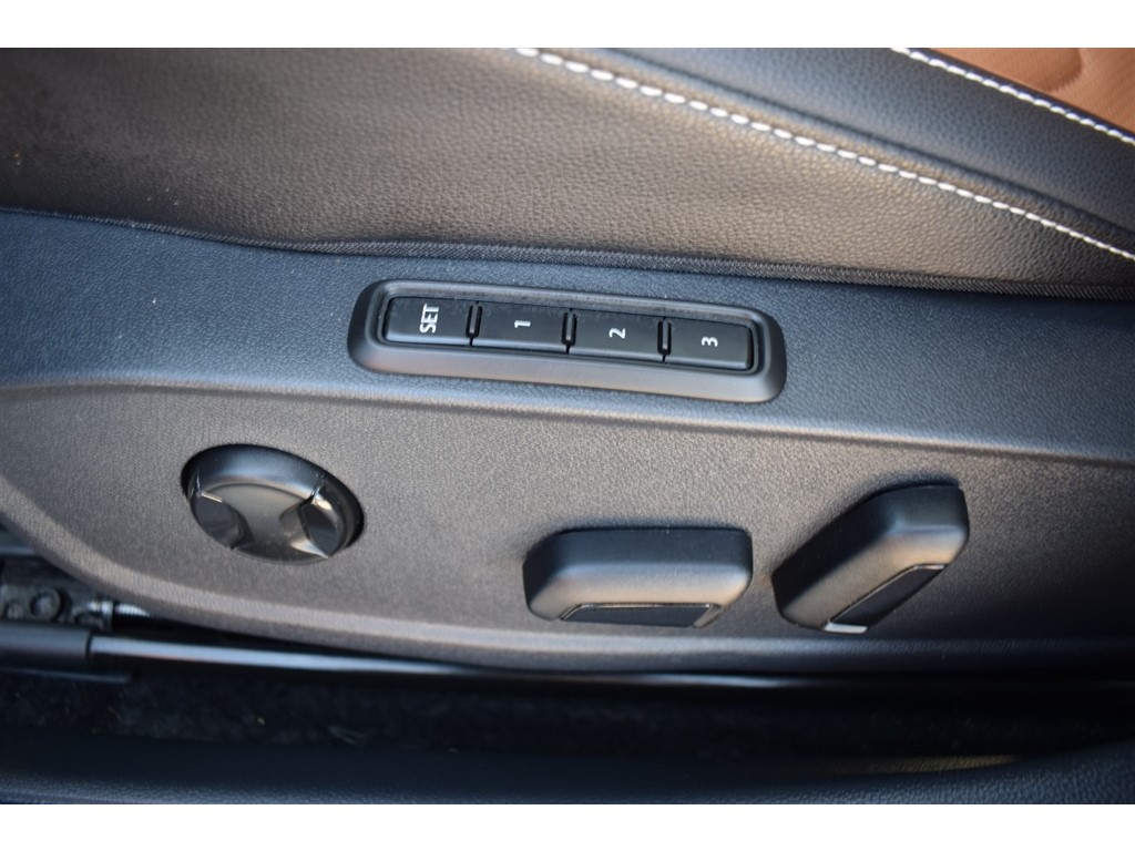2023 Volkswagen Jetta SEL photo 17