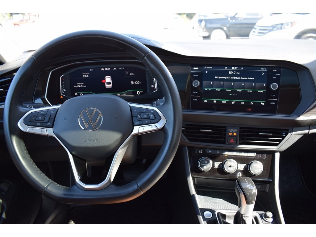 2023 Volkswagen Jetta SEL photo 23