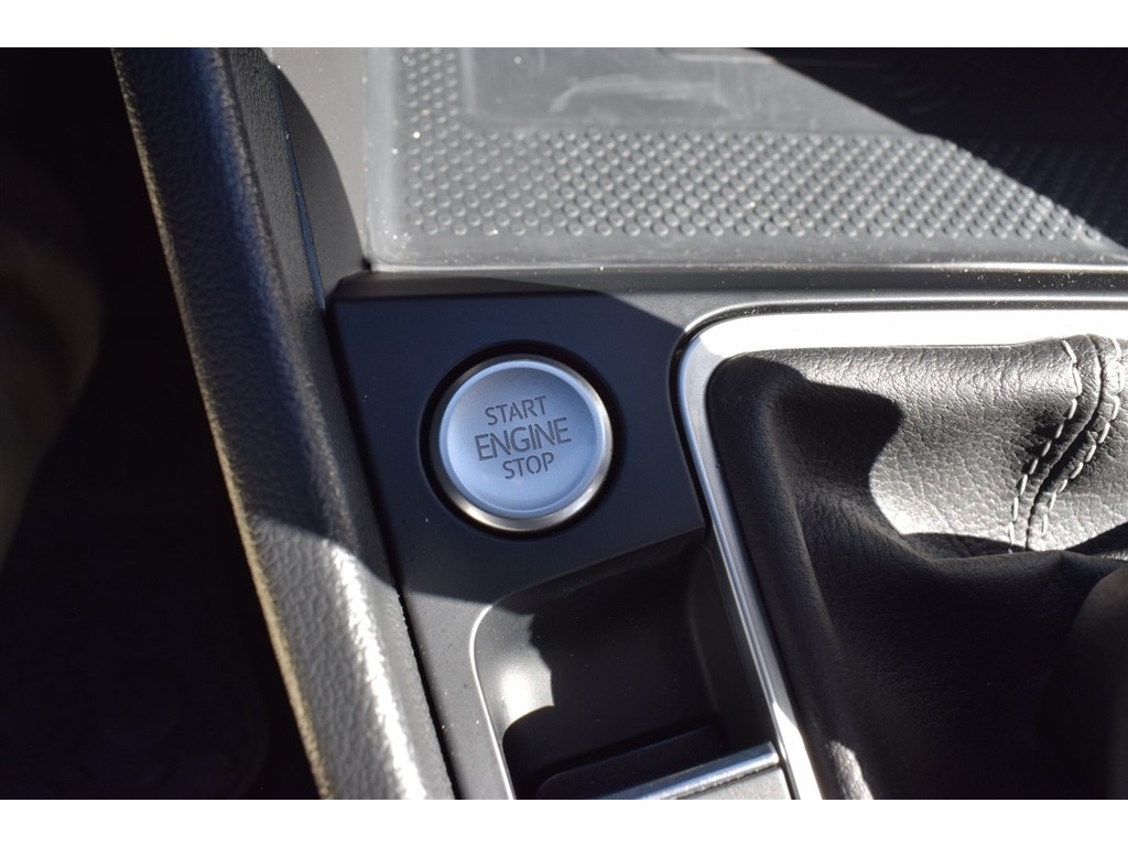 2023 Volkswagen Jetta SEL photo 36