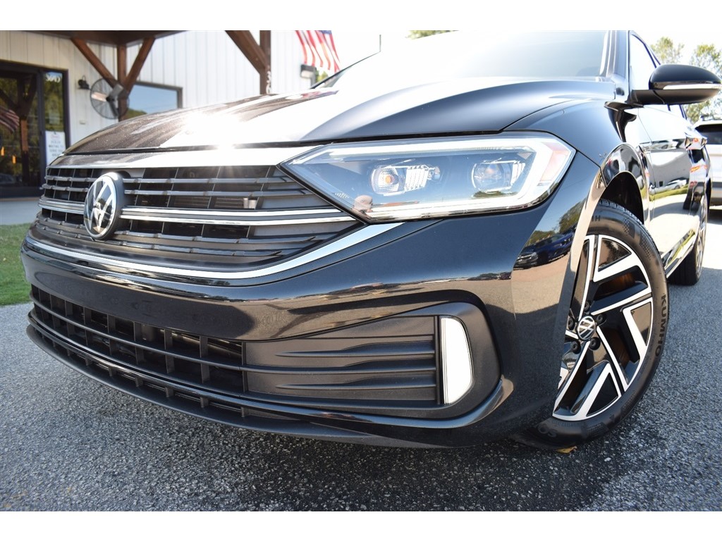 2023 Volkswagen Jetta SEL photo 8