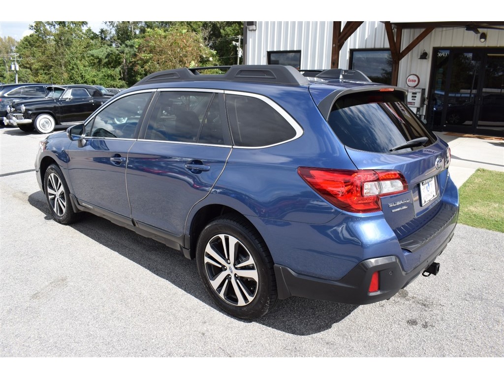 2019 Subaru Outback Limited photo 2