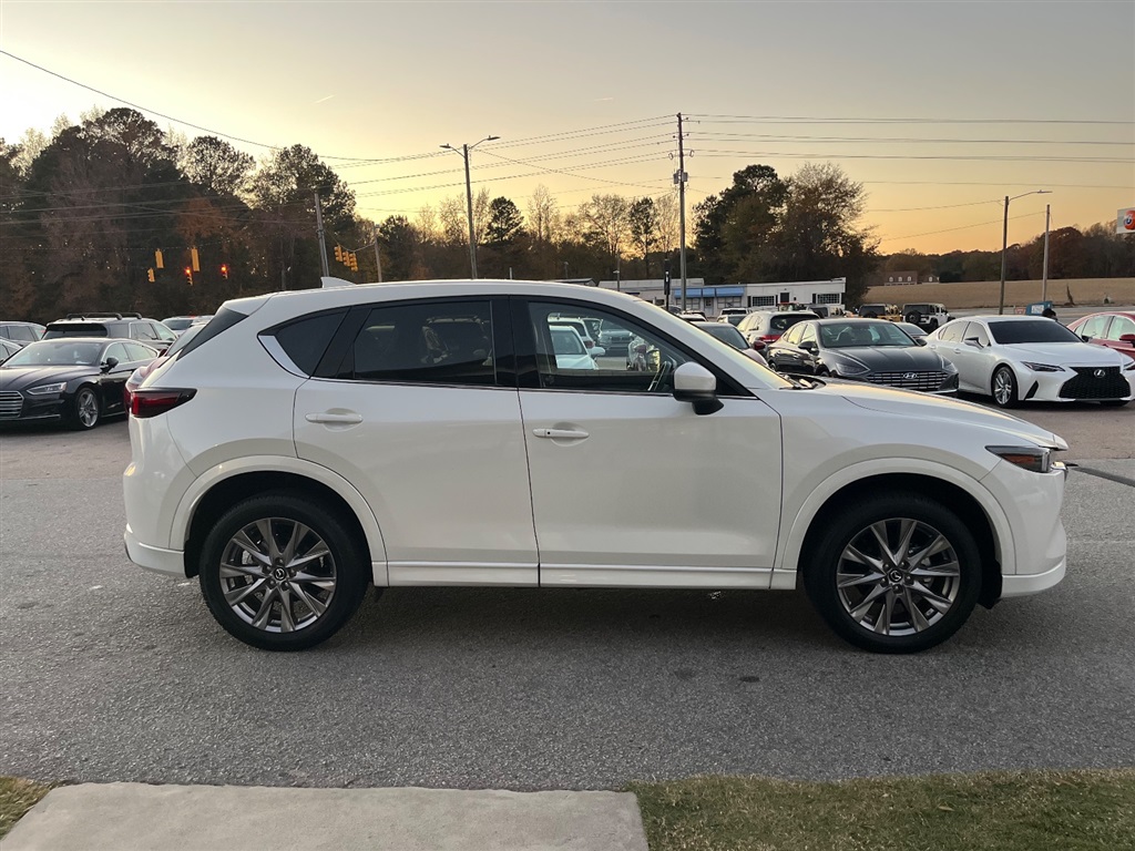 2024 Mazda CX-5 Premium photo 4