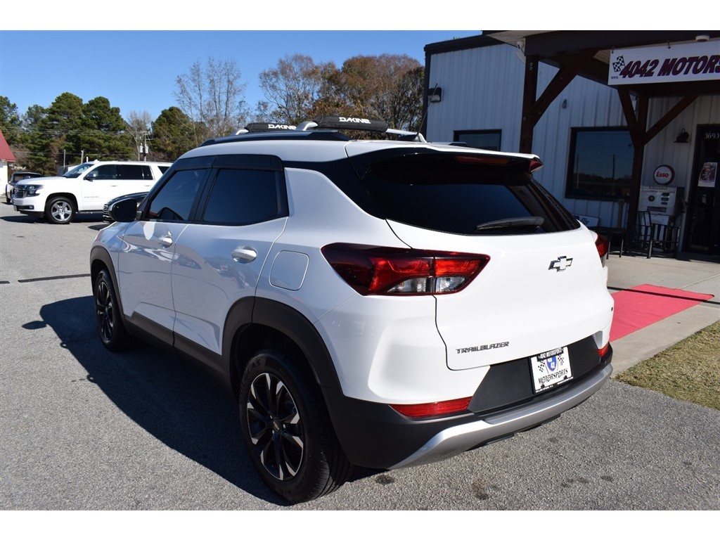 2023 Chevrolet Trailblazer LT photo 2