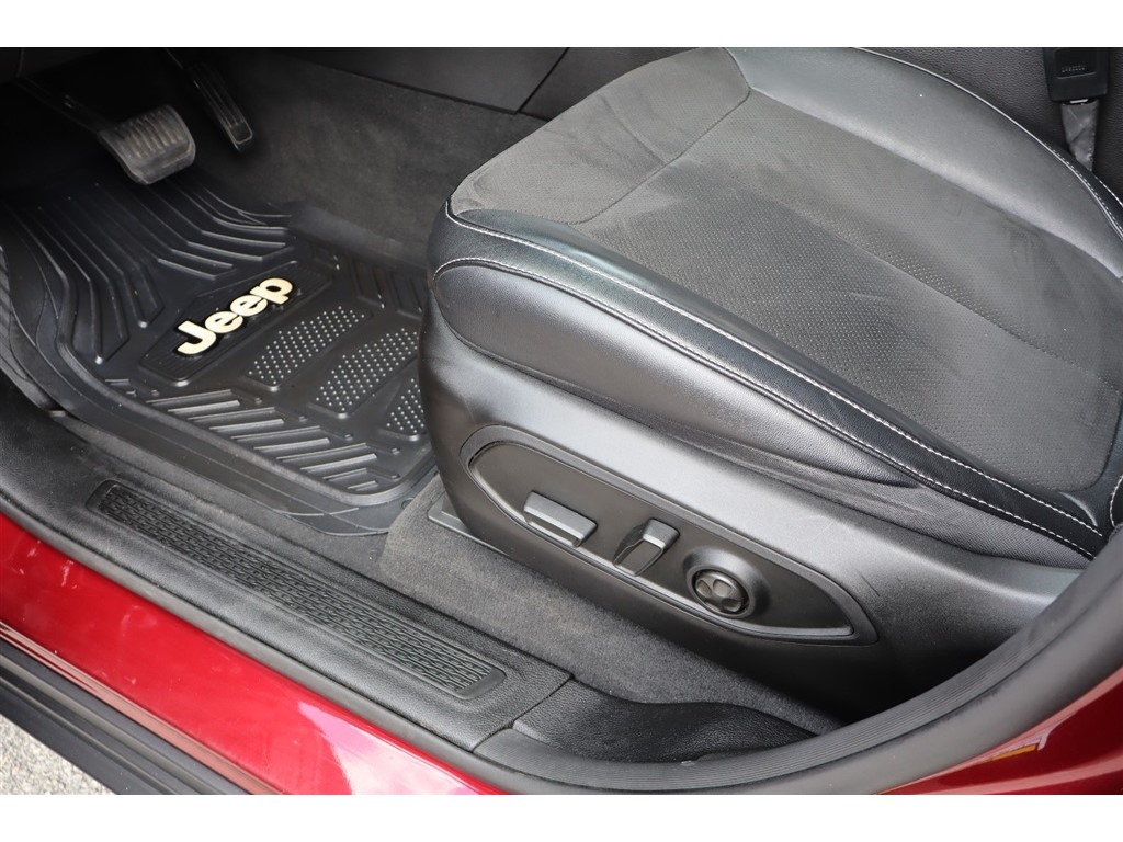 2022 Jeep Grand Cherokee Altitude - Photo 19