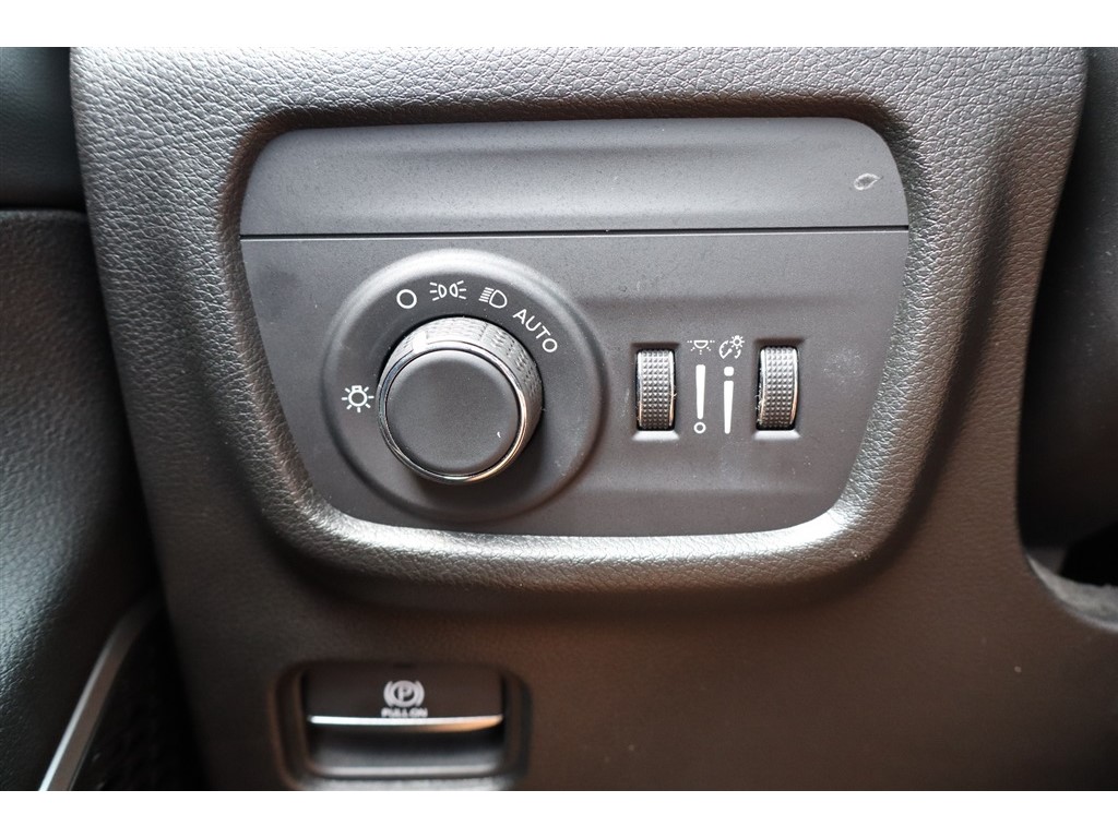 2022 Jeep Grand Cherokee Altitude - Photo 26