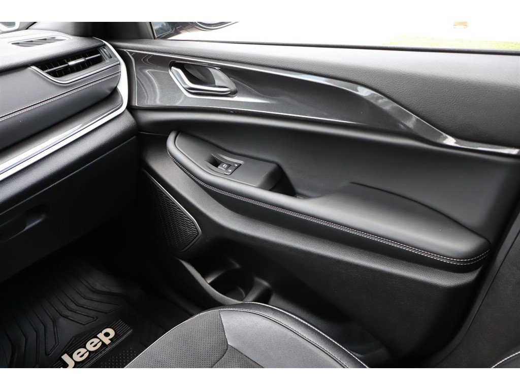 2022 Jeep Grand Cherokee Altitude - Photo 32