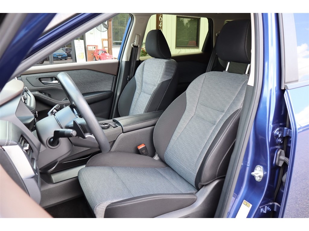 2023 Nissan Rogue SV - Photo 17