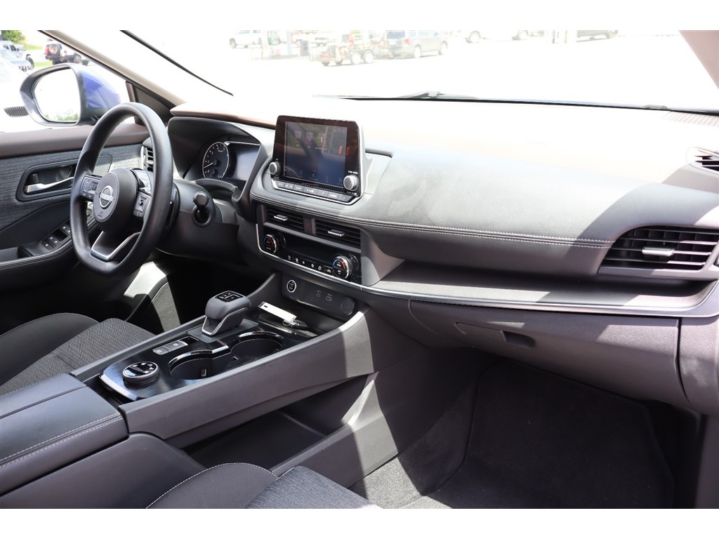 2023 Nissan Rogue SV - Photo 28