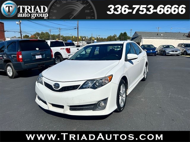 2014 Toyota Camry SE for sale by dealer