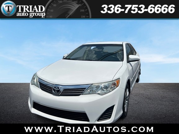 2013 Toyota Camry SE for sale by dealer
