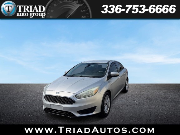 2016 Ford Focus Sedan SE's photo