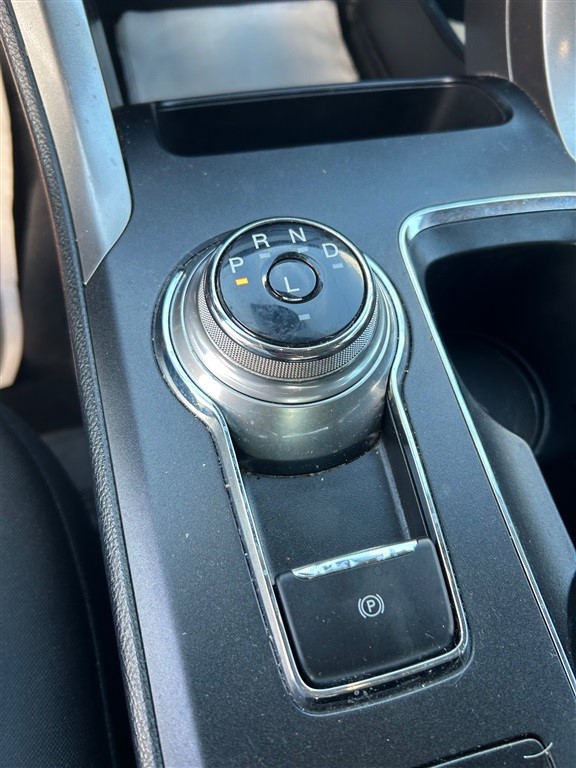 2019 Ford Fusion Hybrid SE photo 16