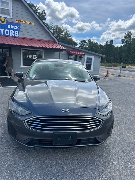 2019 Ford Fusion Hybrid SE photo 2