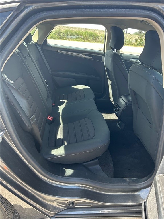 2019 Ford Fusion Hybrid SE photo 23