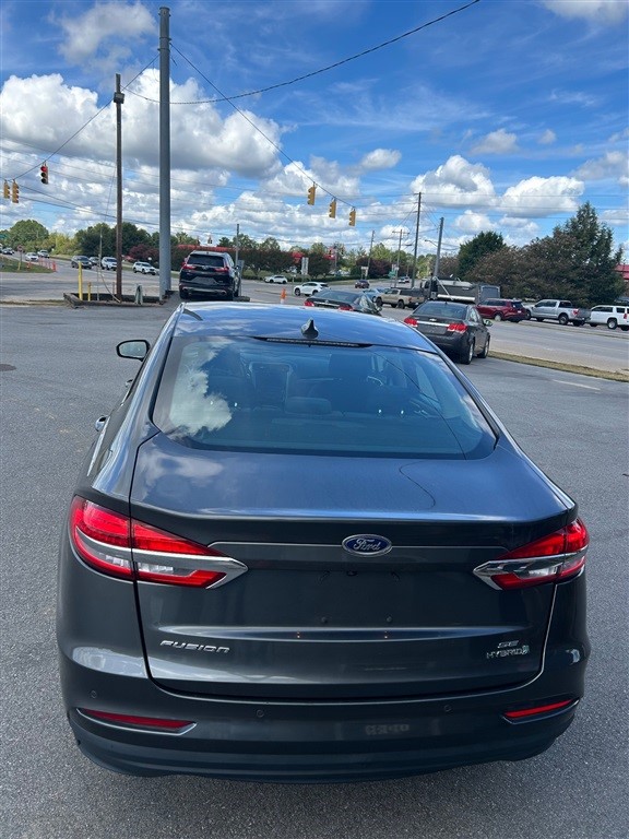 2019 Ford Fusion Hybrid SE photo 4