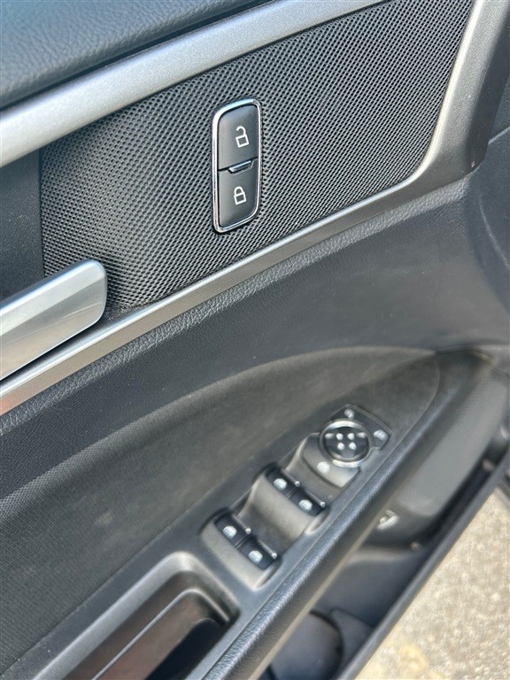2019 Ford Fusion Hybrid SE photo 9