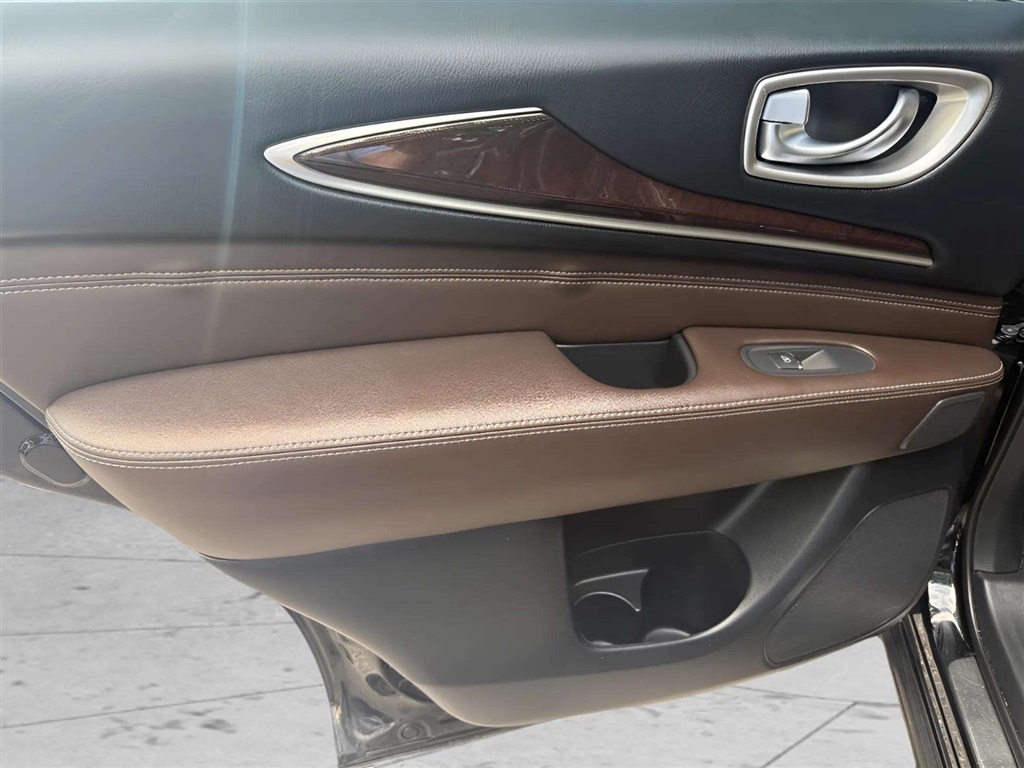 2019 Infiniti QX60 Pure AWD photo 12