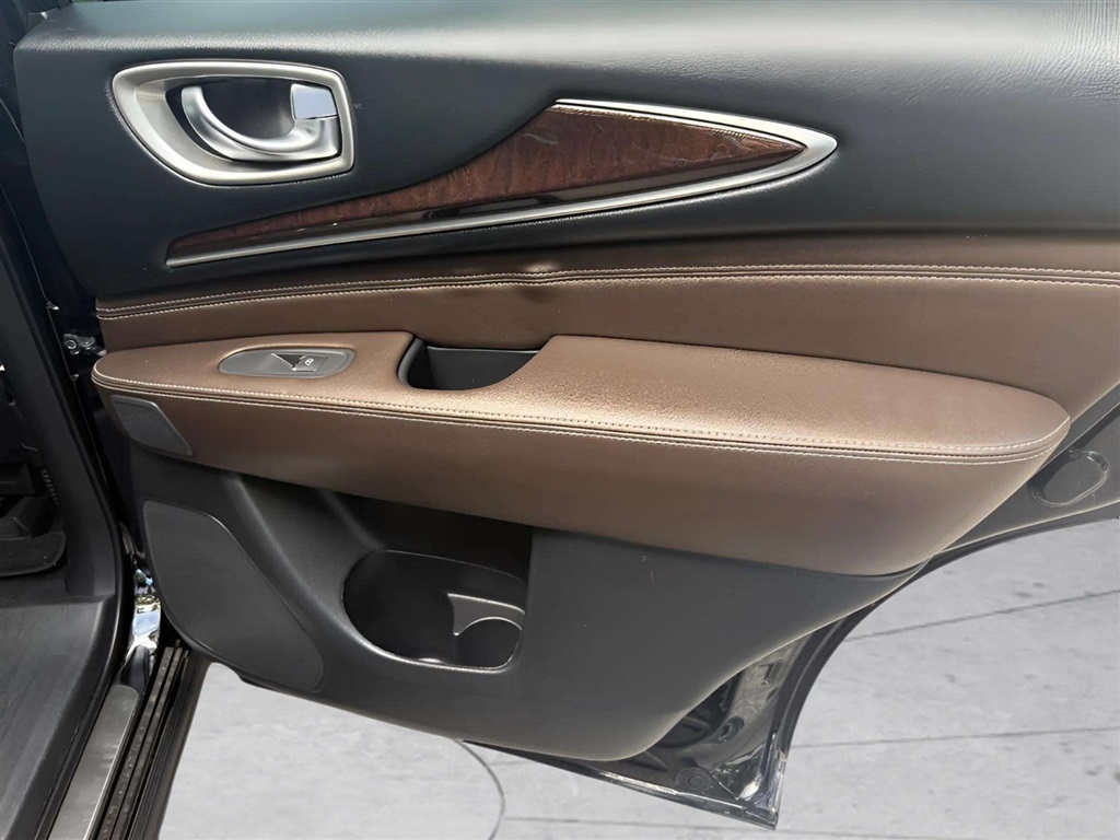 2019 Infiniti QX60 Pure AWD photo 14