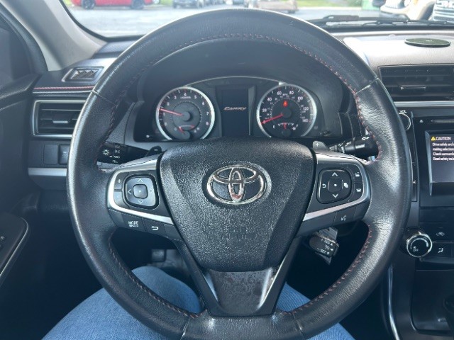 2017 Toyota Camry SE - Photo 6