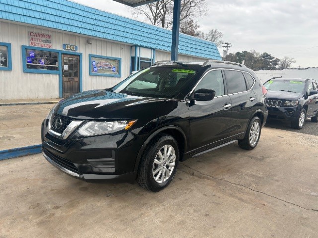 2020 Nissan Rogue SV's photo