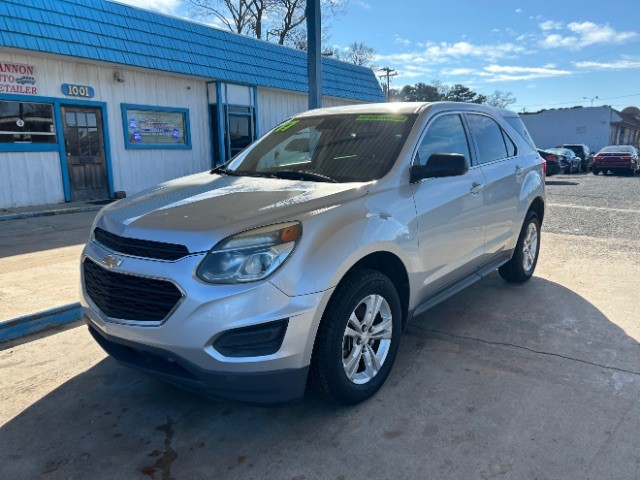 2017 Chevrolet Equinox LS's photo