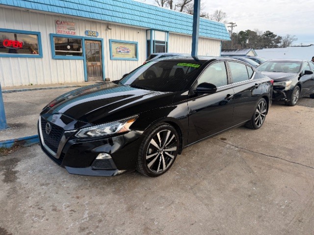 2022 Nissan Altima SR