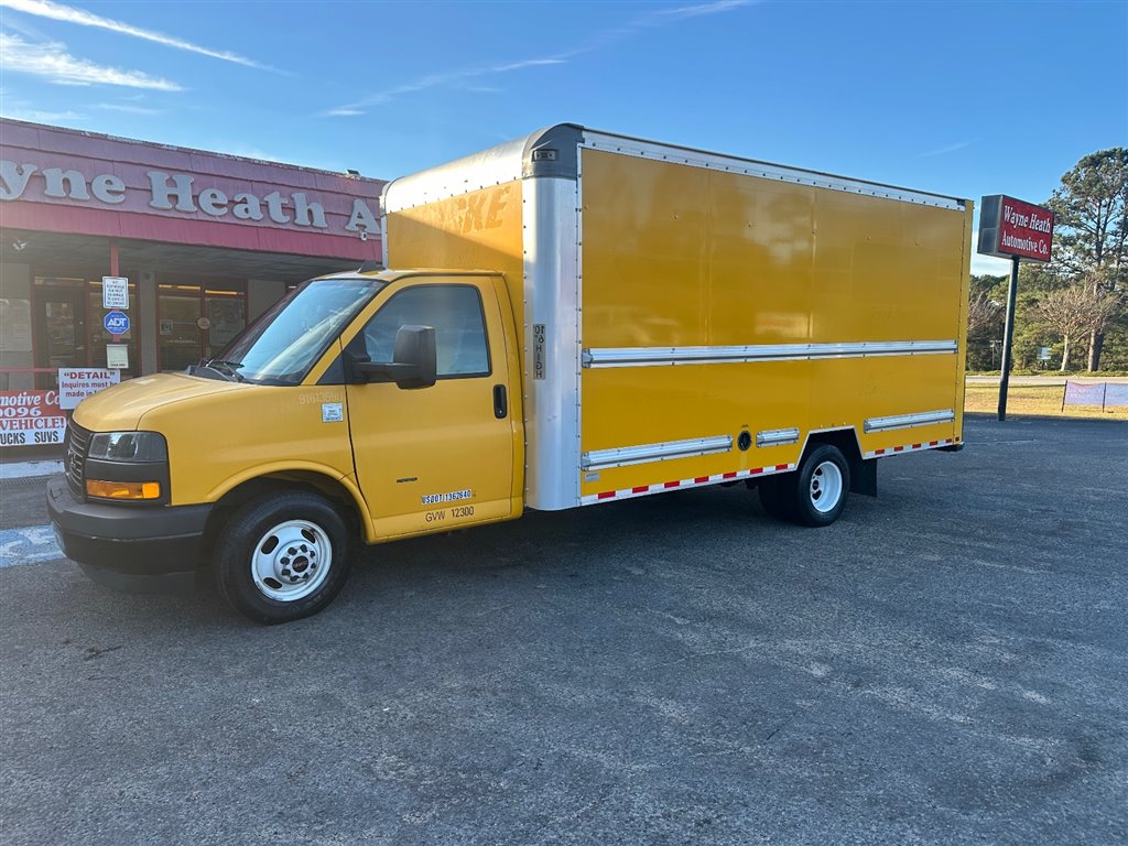 2019 GMC Savana Cutaway Work Van's photo