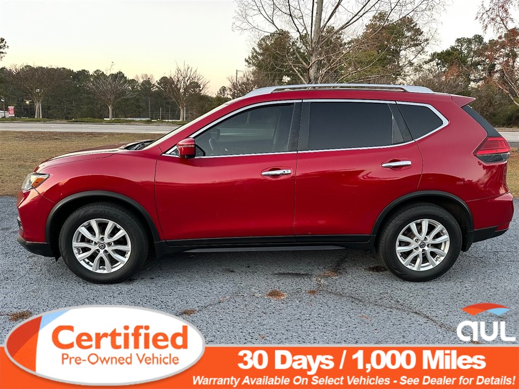 2017 Nissan Rogue SV's photo