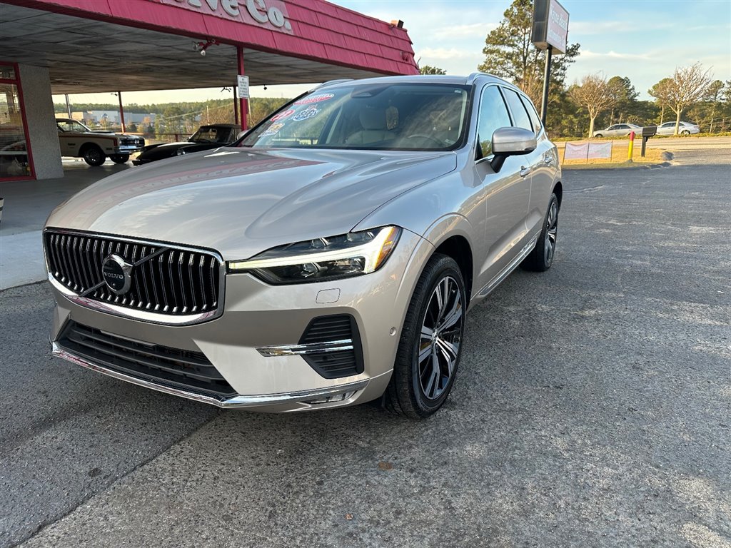 2023 Volvo XC60 Plus's photo